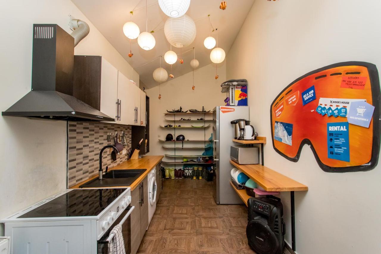 Хостел Riders House New Гудаурі Екстер'єр фото
