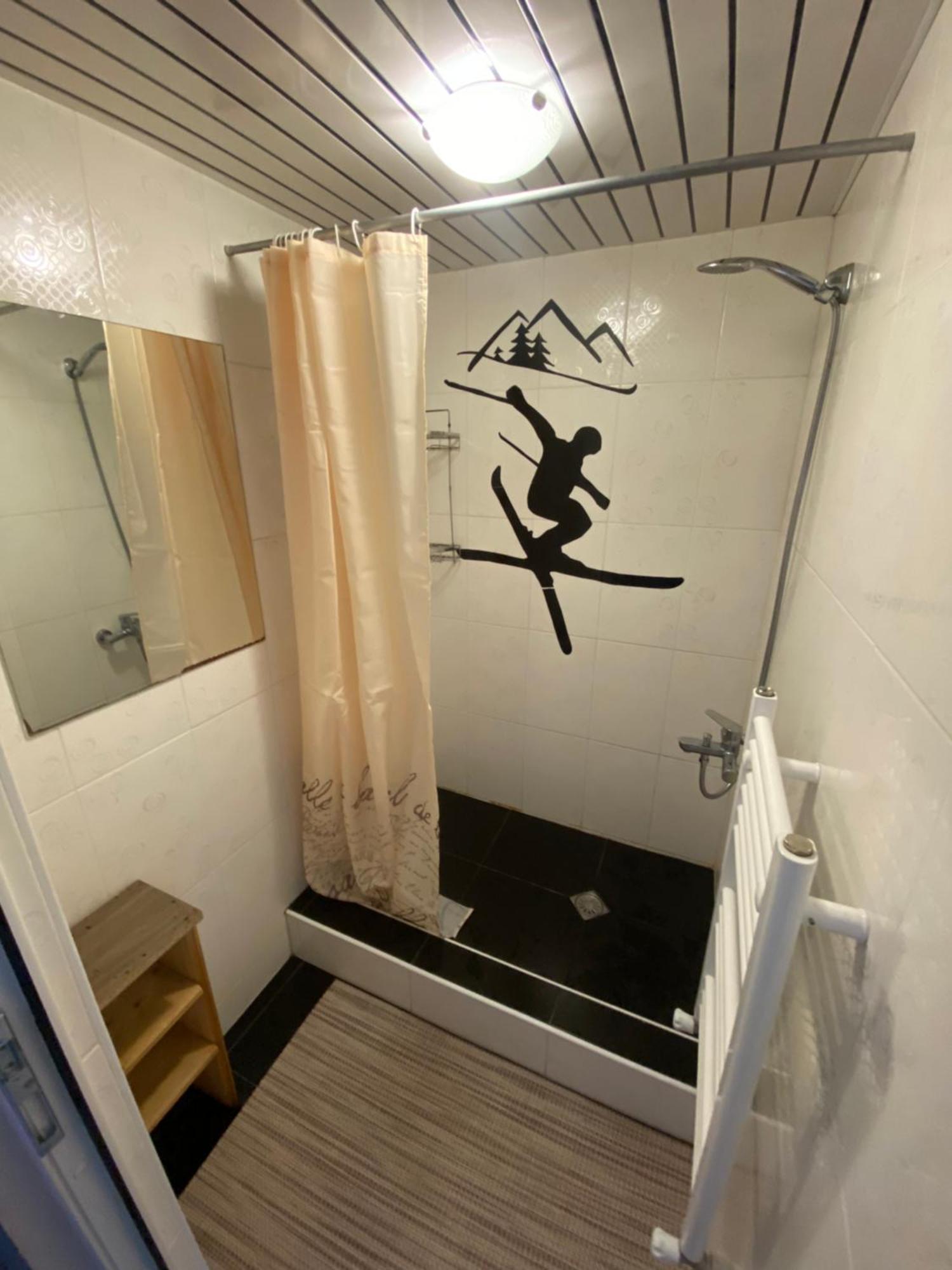 Хостел Riders House New Гудаурі Екстер'єр фото