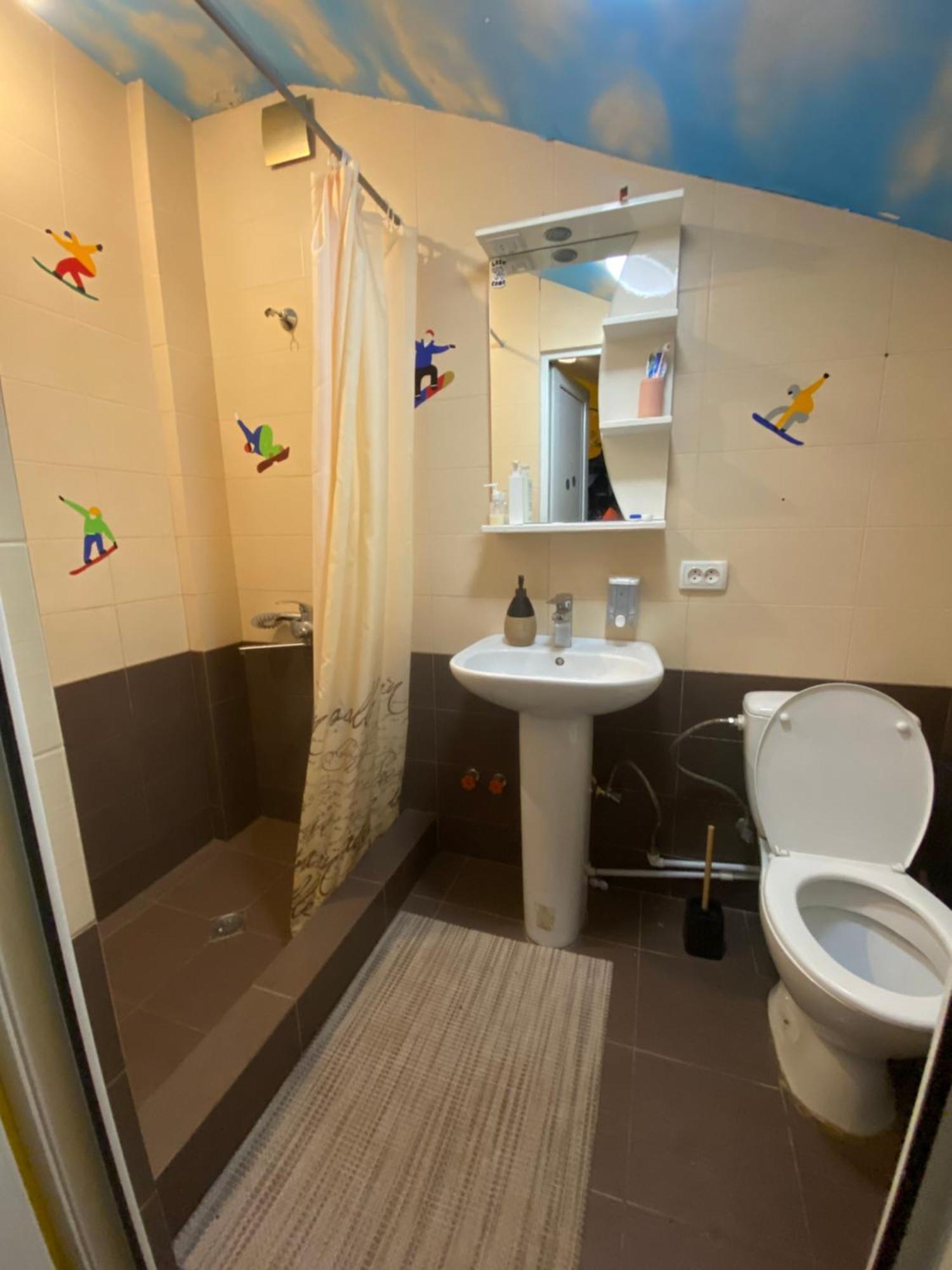 Хостел Riders House New Гудаурі Екстер'єр фото